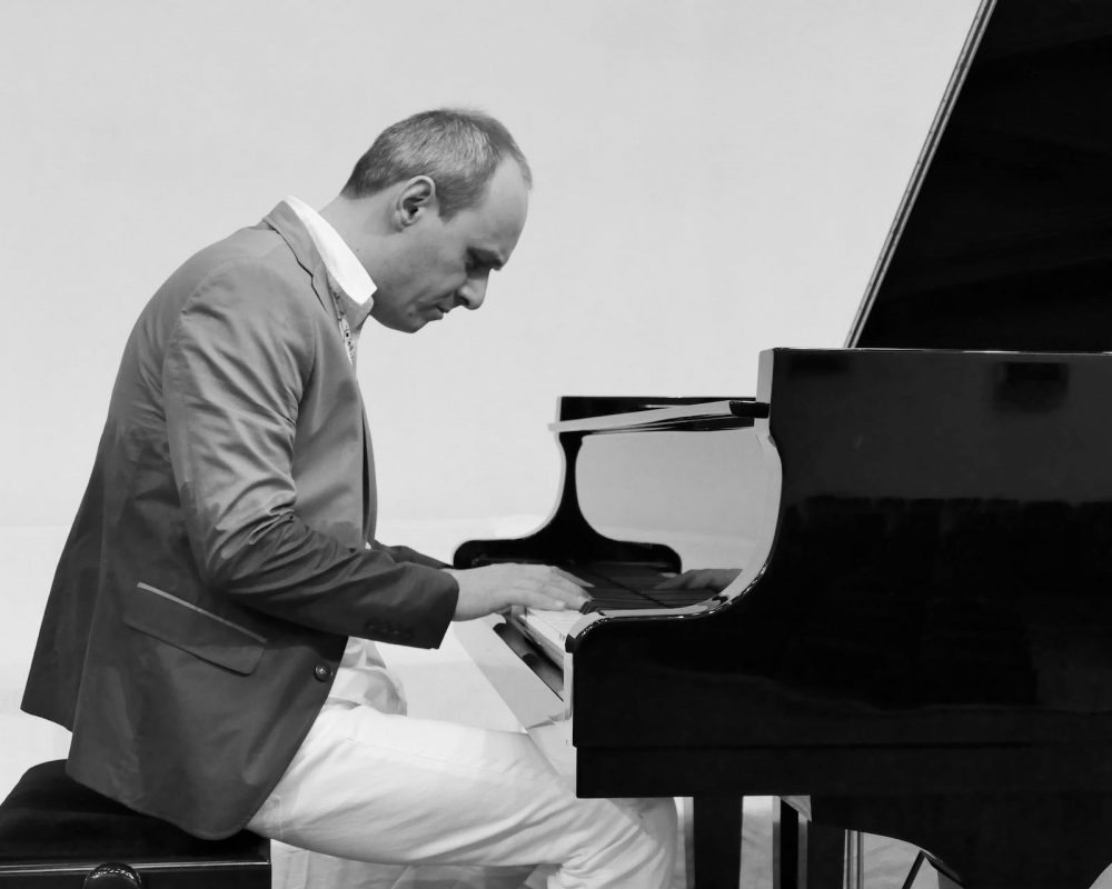 Grzegorz Marszałek - kurs gry na pianinie